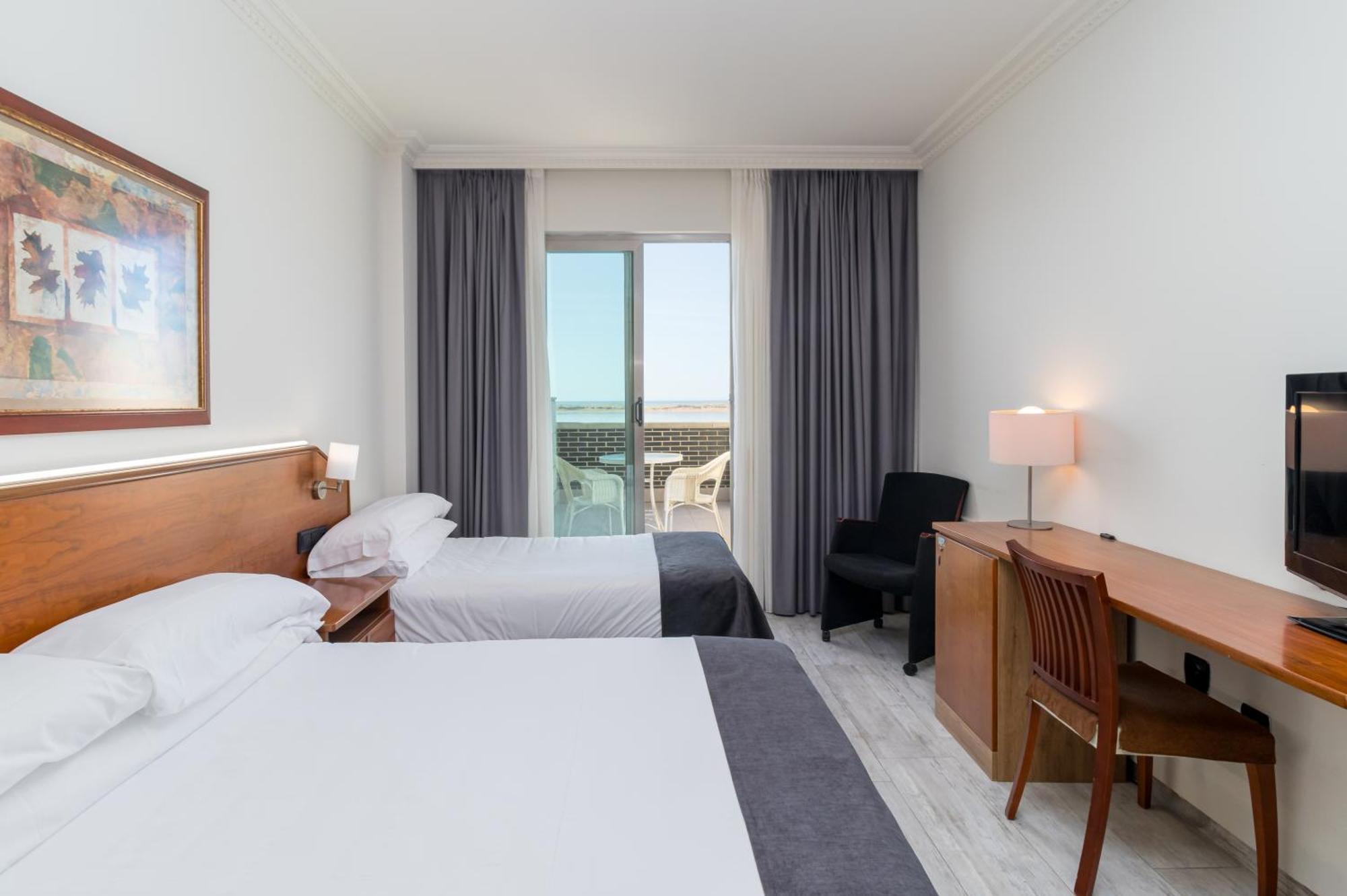 Hotel Milagros Golf โมโกร ภายนอก รูปภาพ