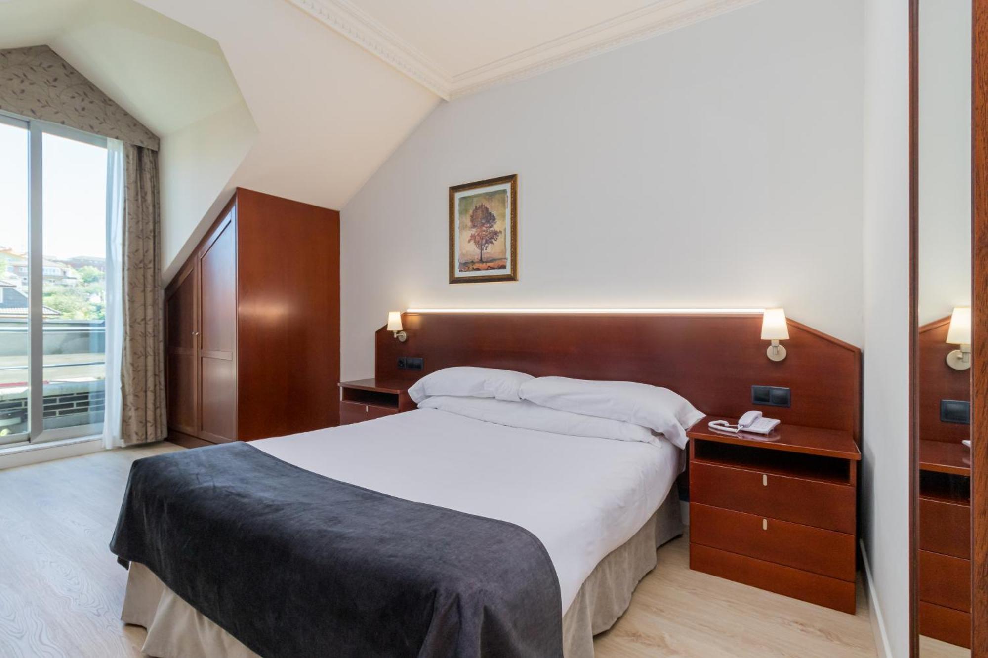 Hotel Milagros Golf โมโกร ภายนอก รูปภาพ