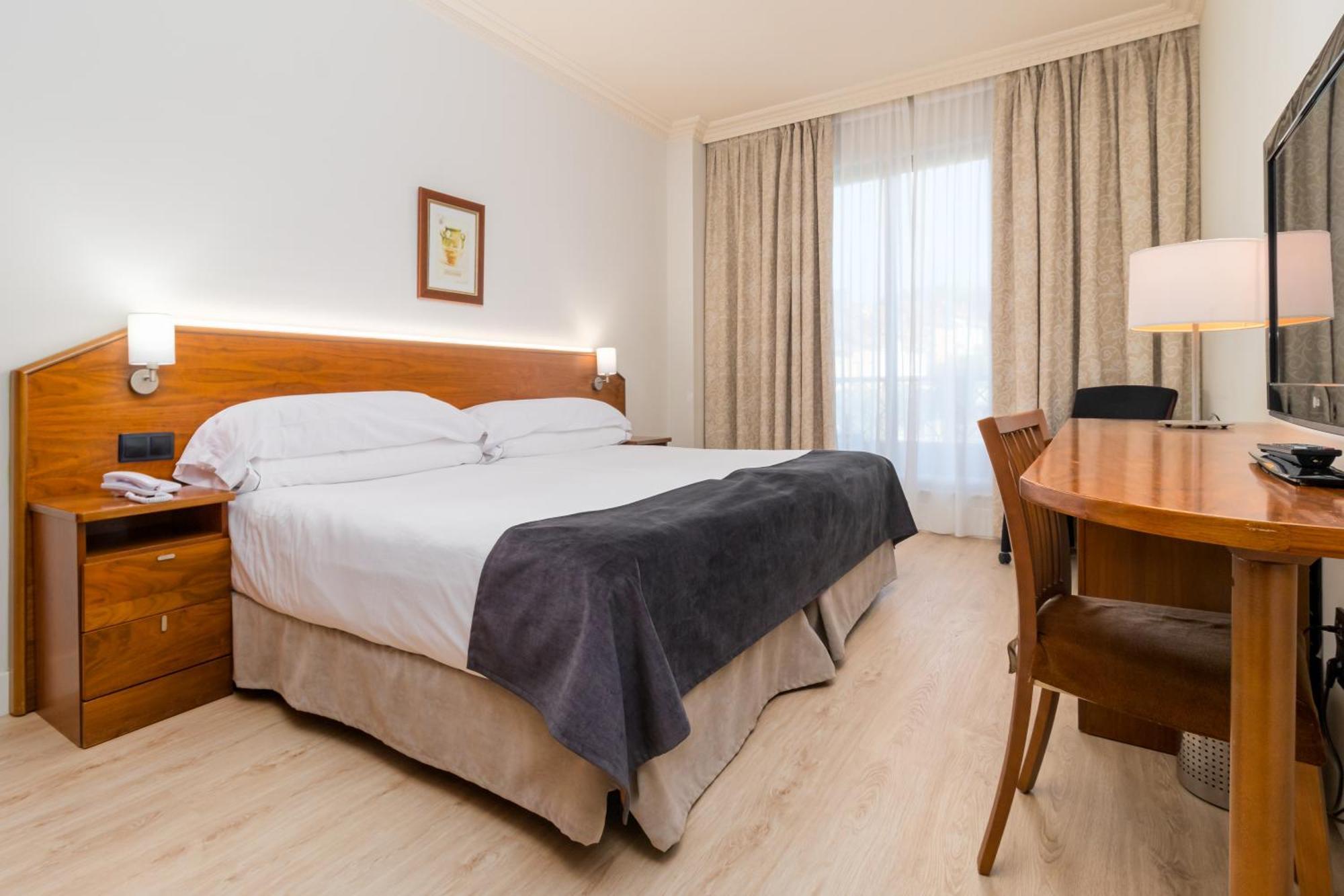 Hotel Milagros Golf โมโกร ภายนอก รูปภาพ