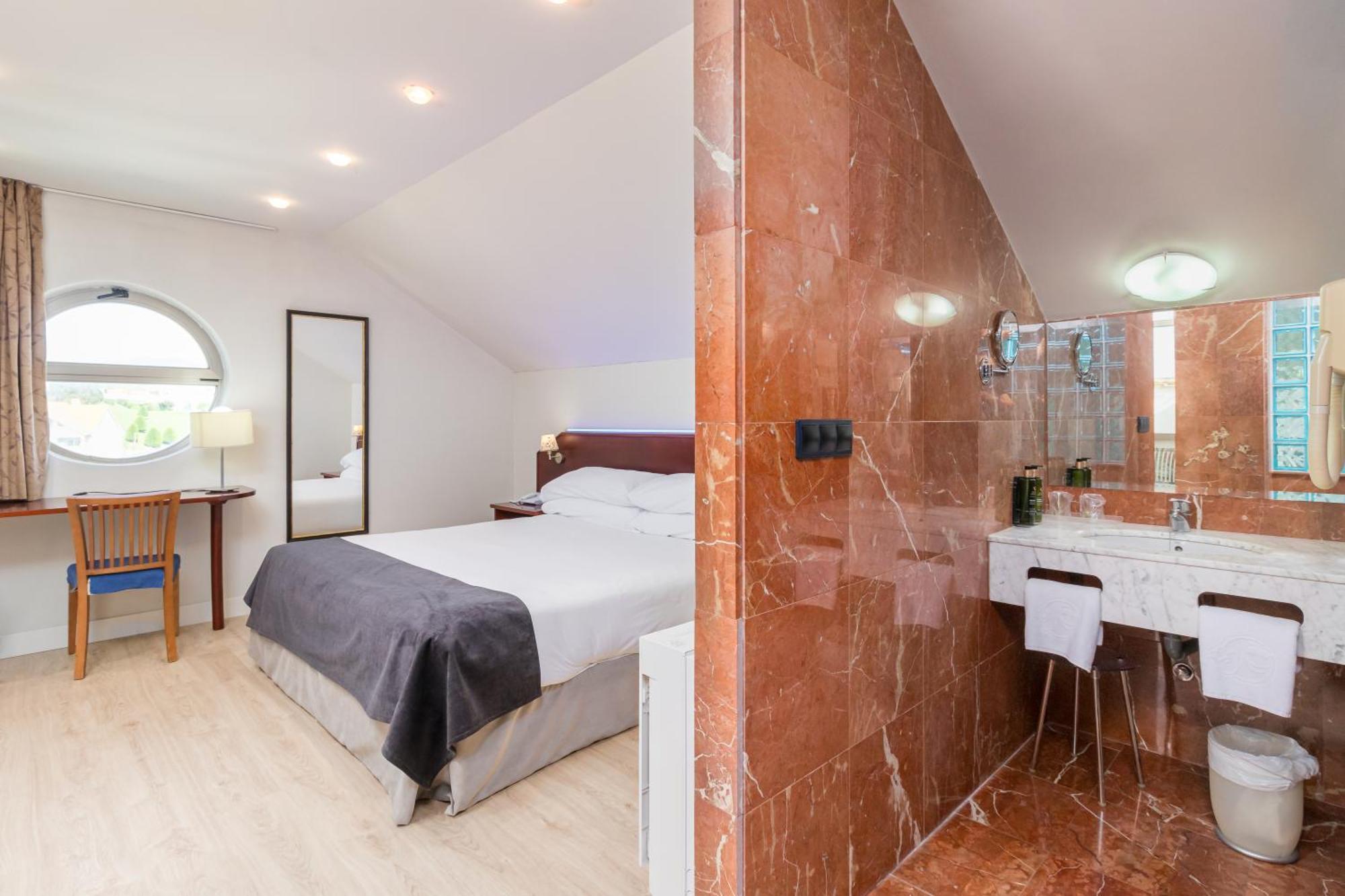 Hotel Milagros Golf โมโกร ภายนอก รูปภาพ