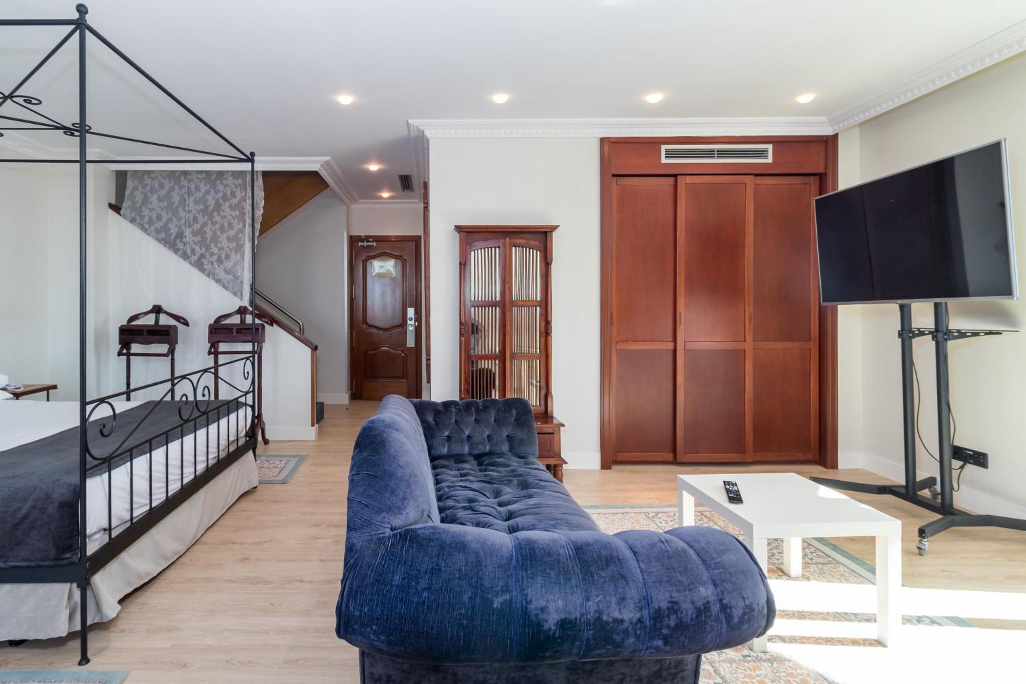 Hotel Milagros Golf โมโกร ภายนอก รูปภาพ