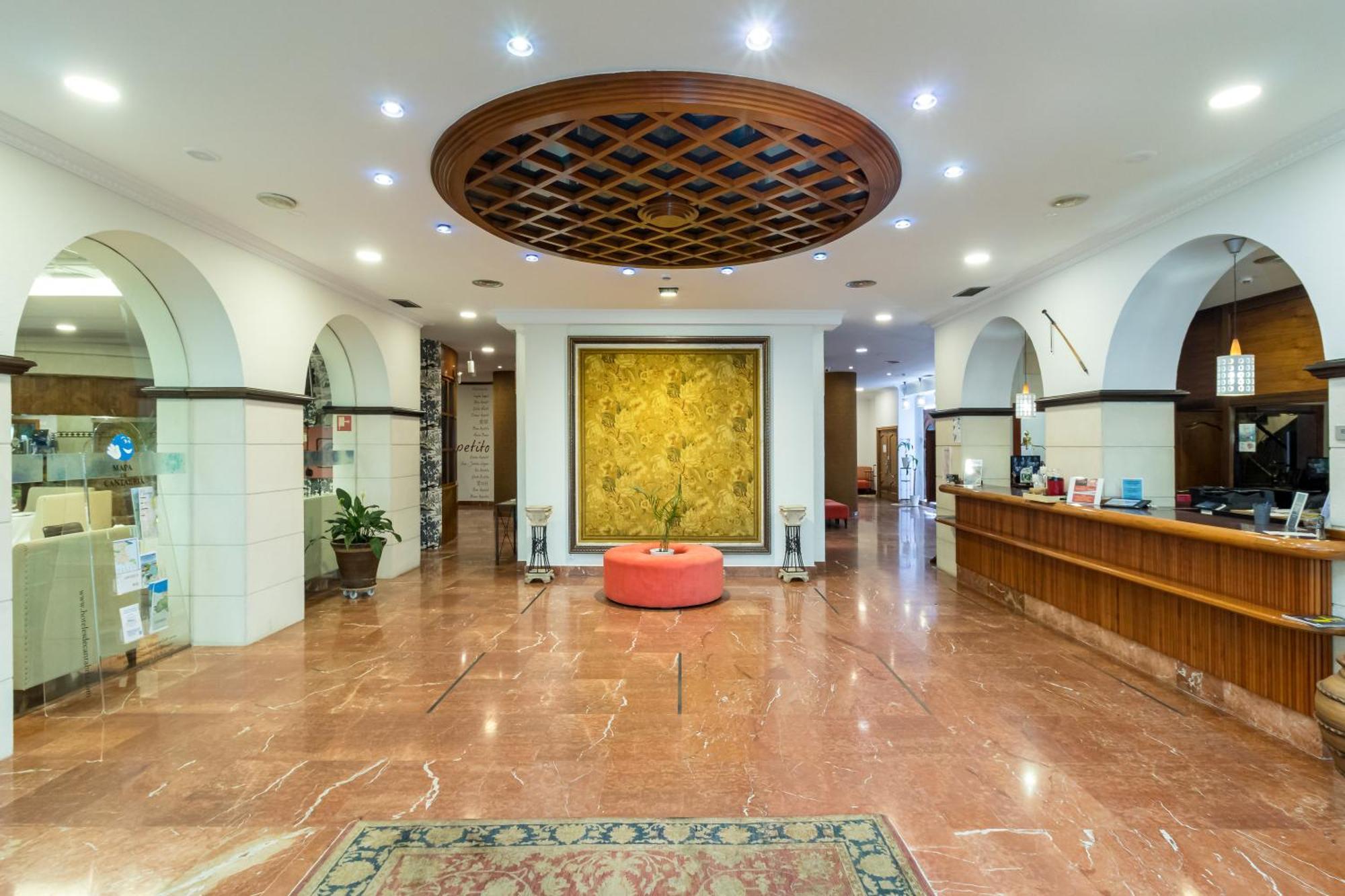 Hotel Milagros Golf โมโกร ภายนอก รูปภาพ